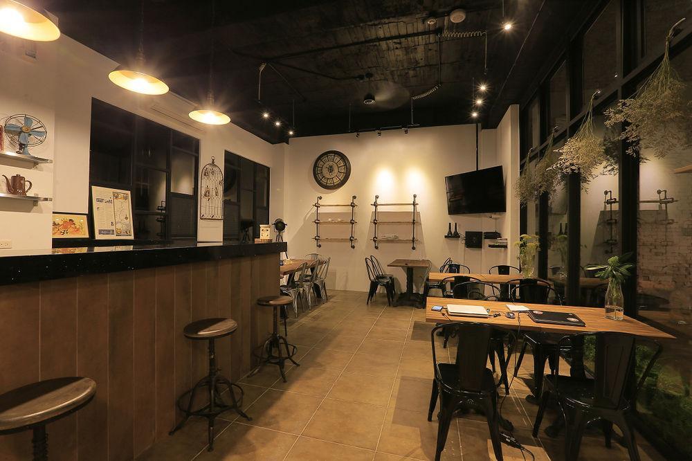 Backpacker 41 Hostel - Taichung Esterno foto